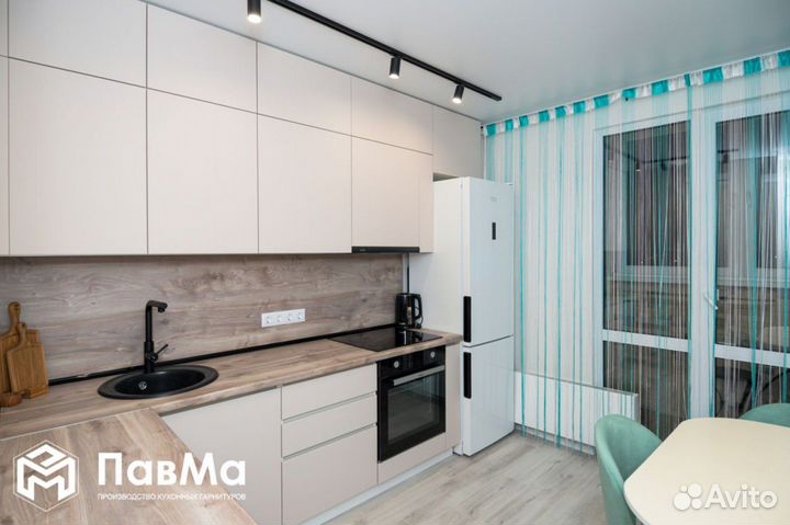 Кухонные гарнитуры на заказ в квартиру