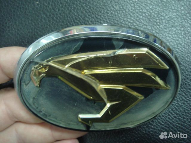 Хариер Эмблема передняя Harrier 1997-03