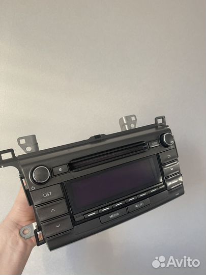 Магнитола штатная Тойота рав-4 40 кузов