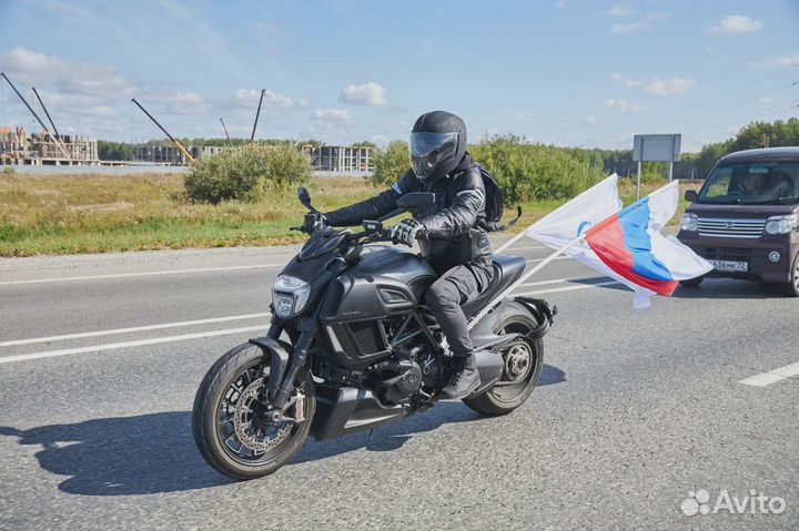 Ducati diavel dark