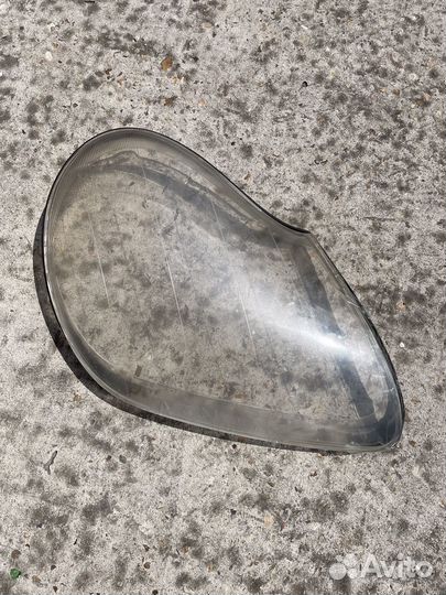 Стекло с правой фары Cayenne 955