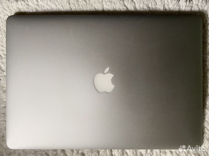 Apple MacBook Pro 15,5