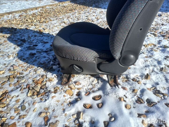 Сиденья для нивы от купе форда