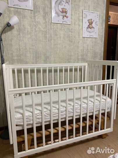 Детская кроватка с маятником + матрас