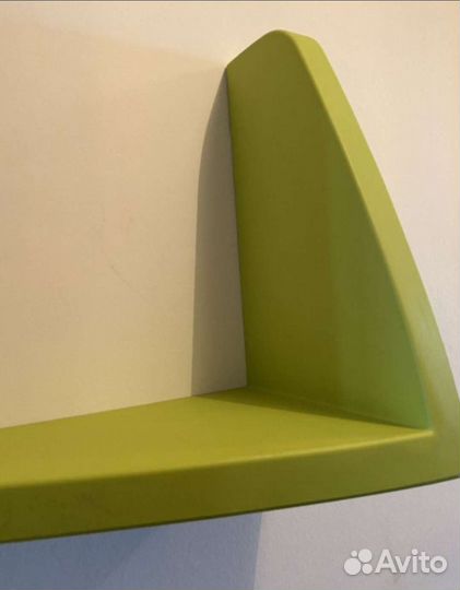 Полки IKEA, светильник IKEA, стульчик