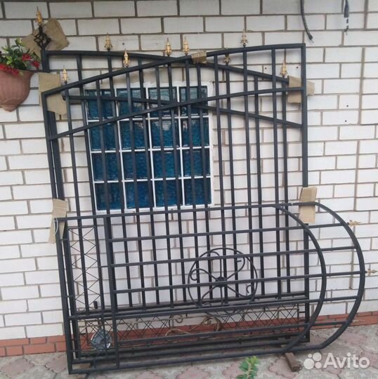 Забор. Мангал. Качели