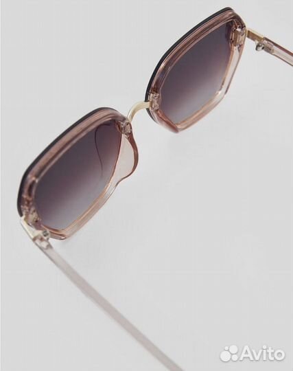 Солнцезащитные очки женские брендовые