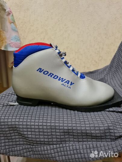 Лыжные ботинки классические