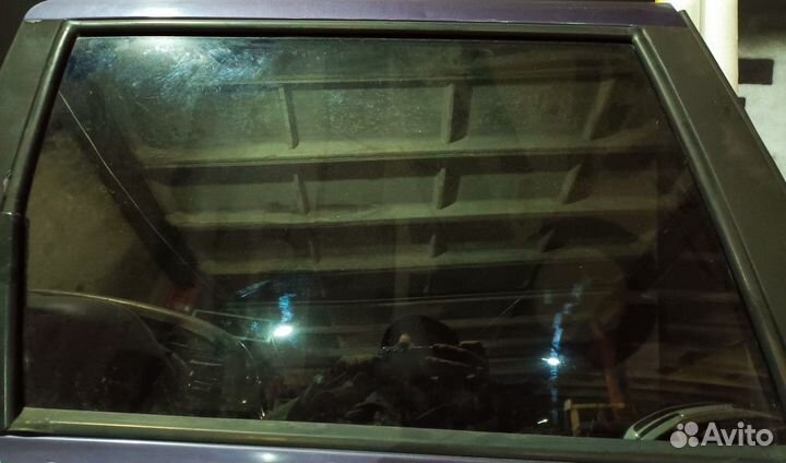 Стекло двери задней правой Peugeot 307