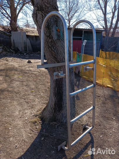 Лестница для бассейна бу