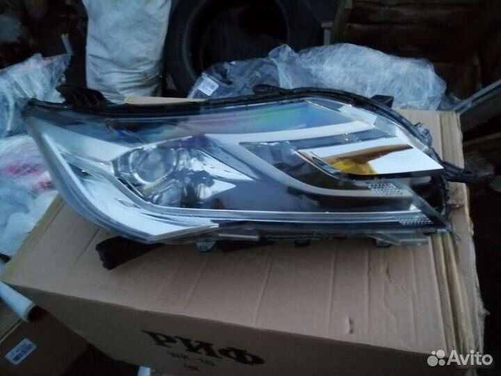 Фара правая Pajero Montero Sport с 2015