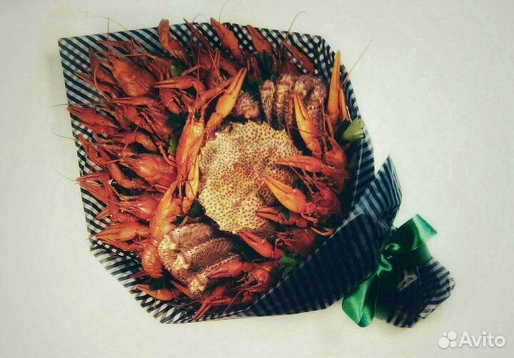 Букет из раков, ящик с раками