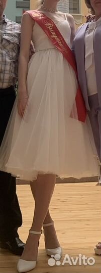 Свадебное платье миди, на выпускной 44