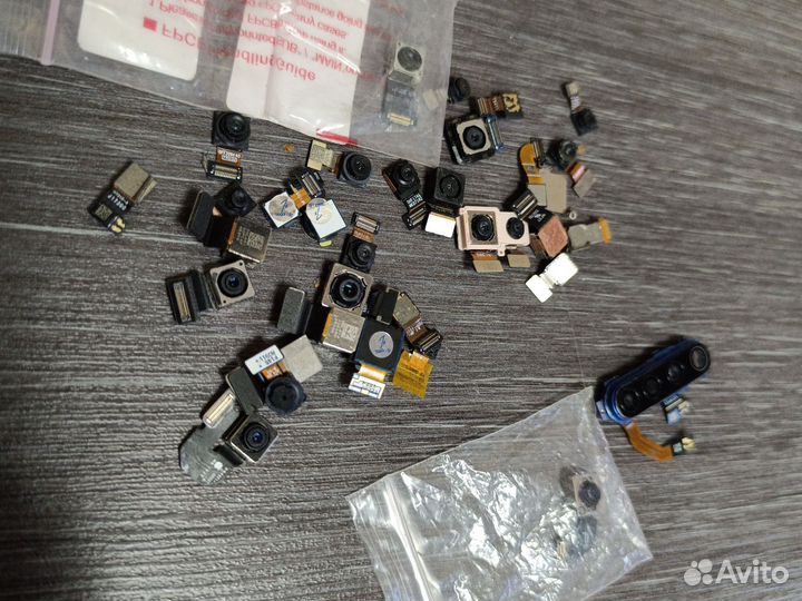 Камеры для телефонов одним лотом