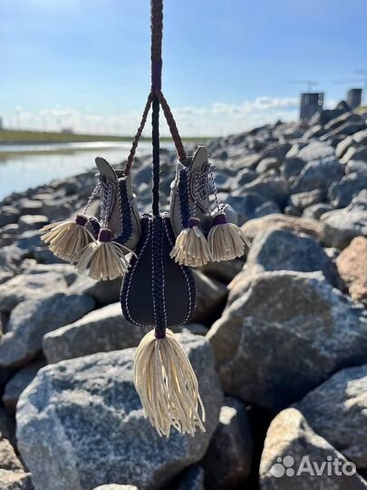 Подвеска в машину перчатки боксерские из кожи