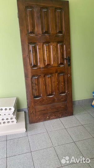 Дверь входная деревянная с коробкой