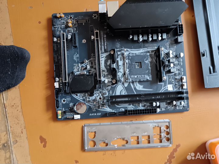 Материнская плата сокет am4