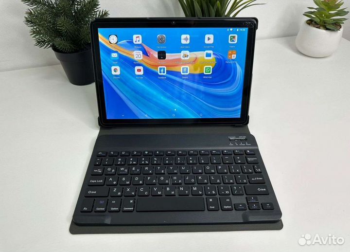 Планшет с клавиатурой новый