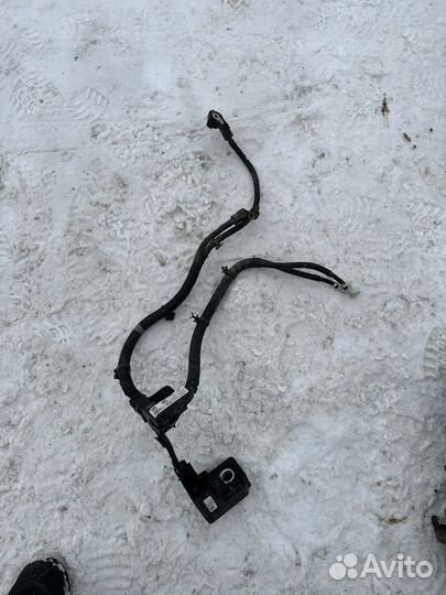 Плюсовая клемма Hyundai Solaris 2