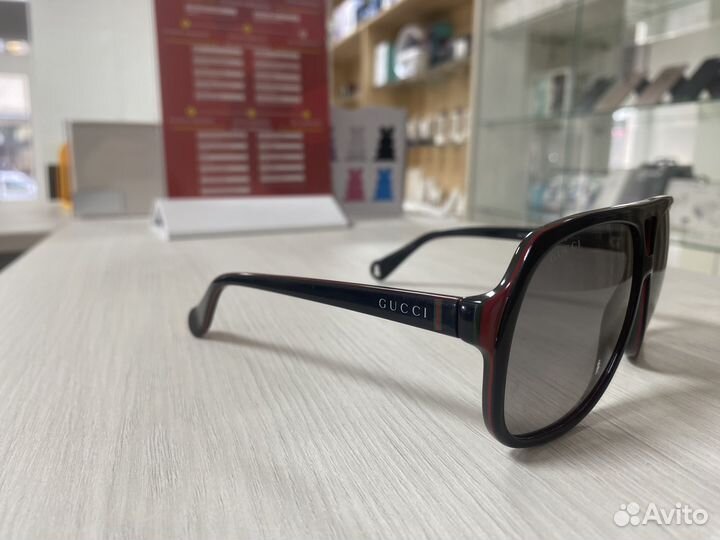 Солнечные очки gucci