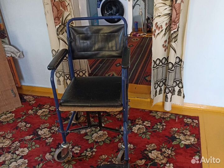 Кресло коляска для инвалидов