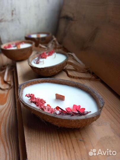 Ароматическая свеча в кокосе