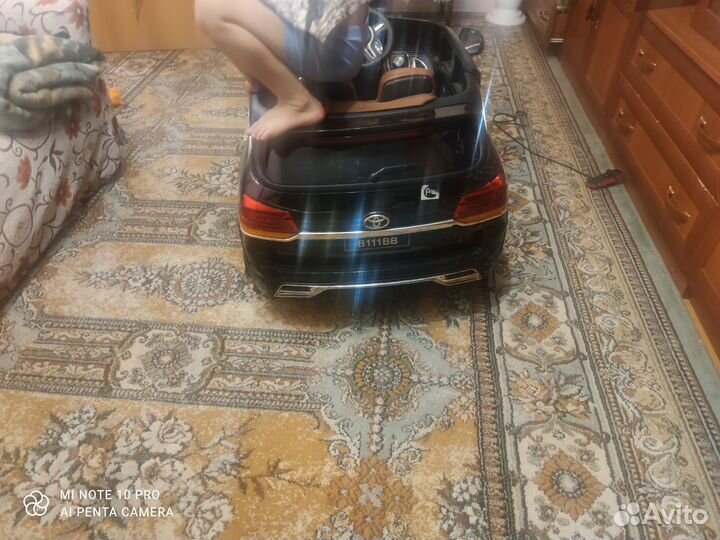 Детский электромобиль бу Toyota Land Cruiser