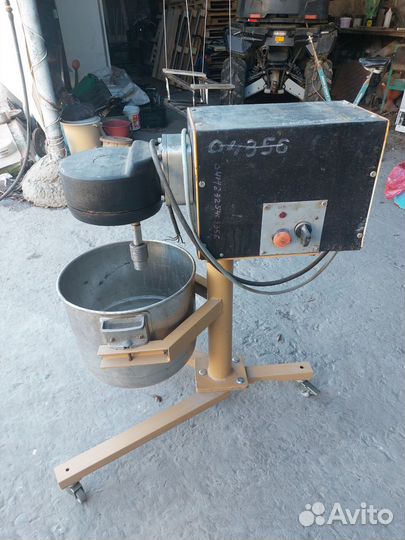 Тестомесильная машина бу