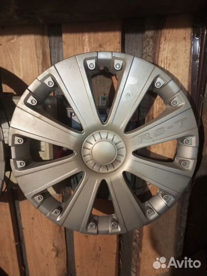 Продаются колпаки на машину радиус 16