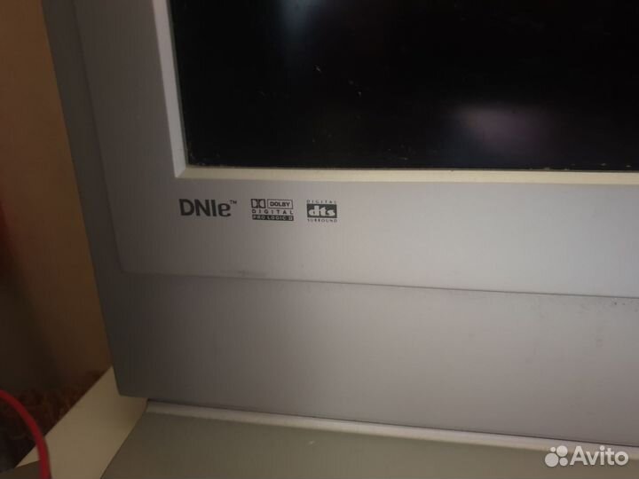 Телевизор Samsung 30 дюймов