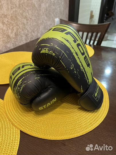 Боксерские перчатки