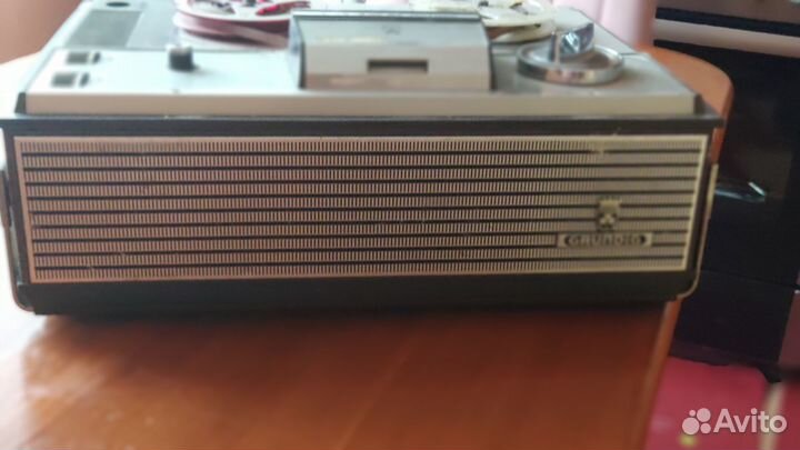Катушечный магнитофон grundig