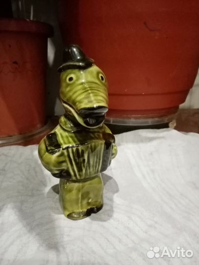 Статуэтка крокодил Гена