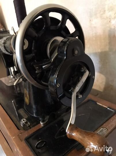 Швейная машинка пмз им Калинина 1951