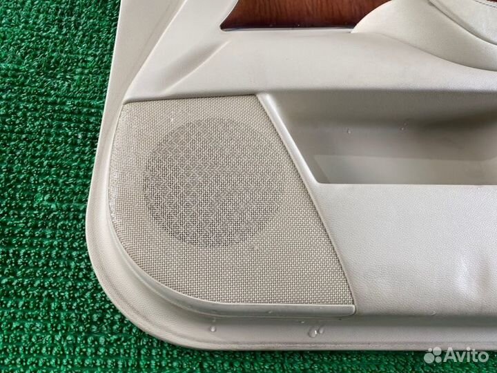 Обшивка двери прав. перед. Infiniti Fx35, Fx37, Fx