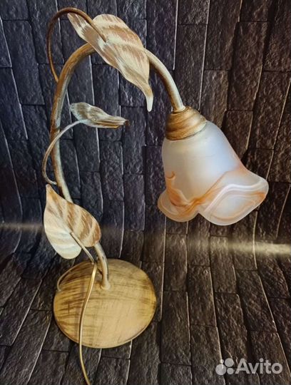 Лампа настольная светильник цветок