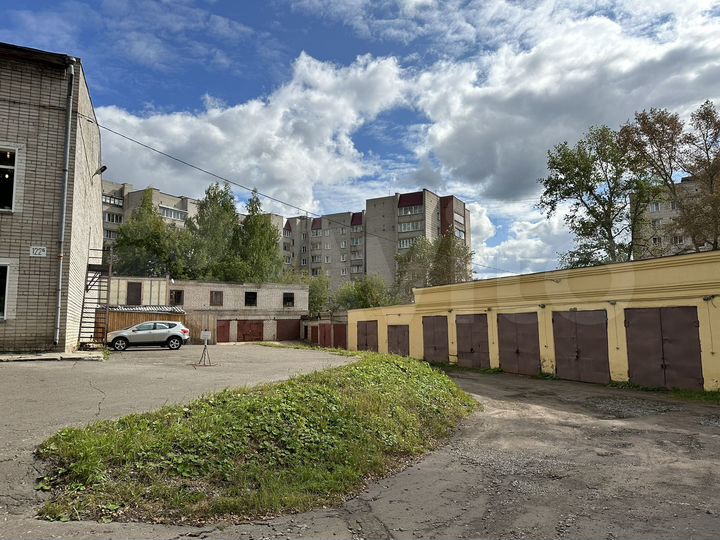 Гараж, > 30 м²