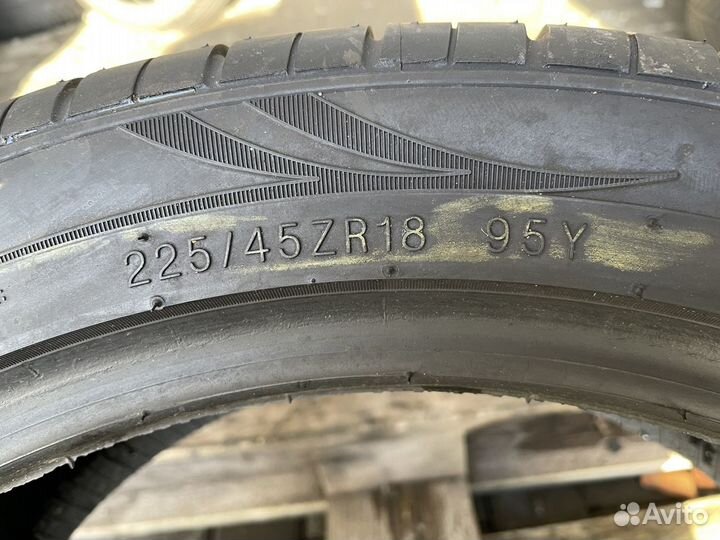 Kumho Ecsta LE Sport KU39 225/45 R18