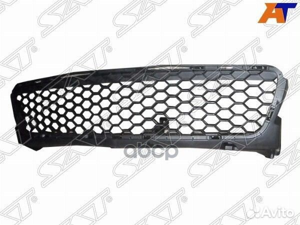 Решетка В бампер mazda 3/axela 06-08 4D