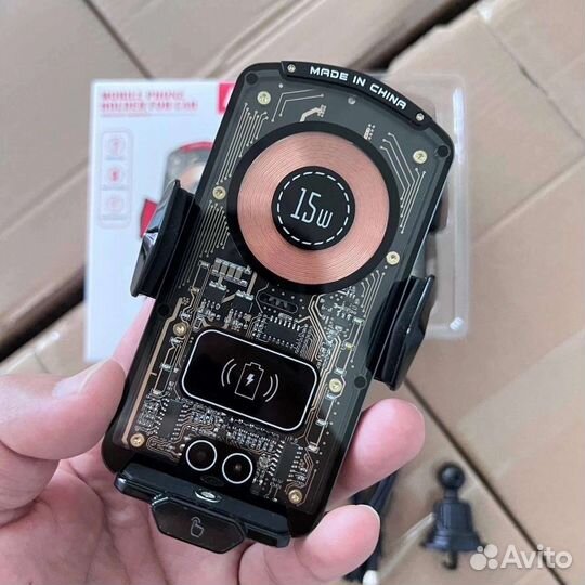 Автомобильный держатель с беспроводной зарядкой