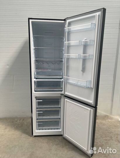 Холодильник thomson NO frost новый