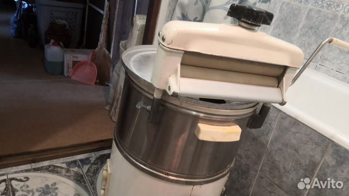 Раритетная стиральная машина Рига-17 под ремонт