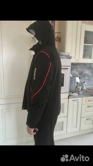 Мужской костюм Descente новый тройка