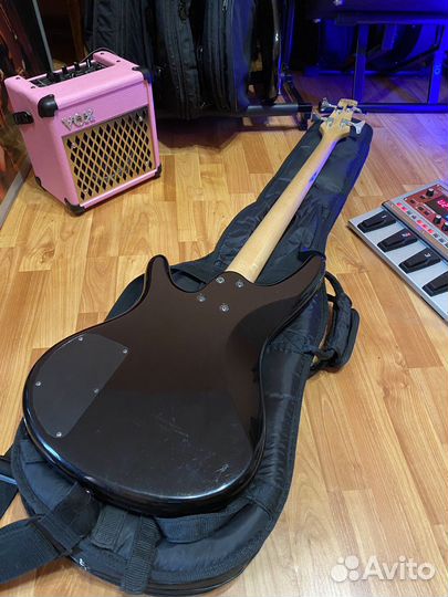 Корейский Ibanez sr300 +комплект