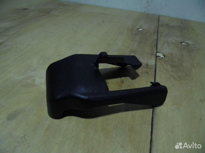 Заглушка направляющей сидения правая Лексус IS 250