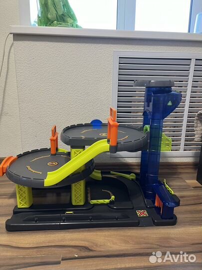 Большой гараж ELC (парковка)