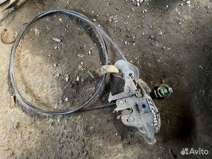 Замок капота Nissan Almera N16 2000-2006 N16 2000-2006