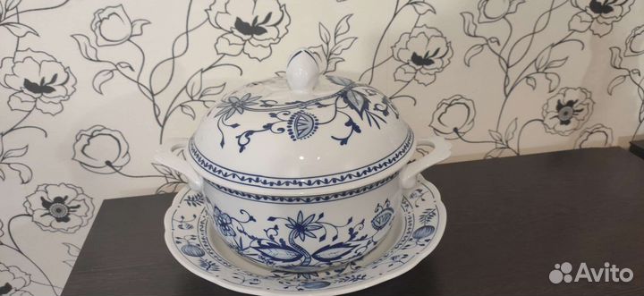 Набор супница с крышкой и блюдо фарфор