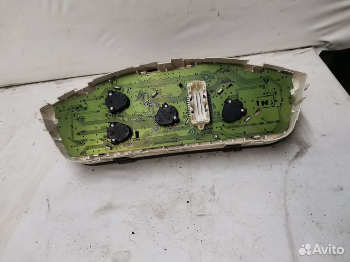 Спидометр mitsubishi endeavor mr564857