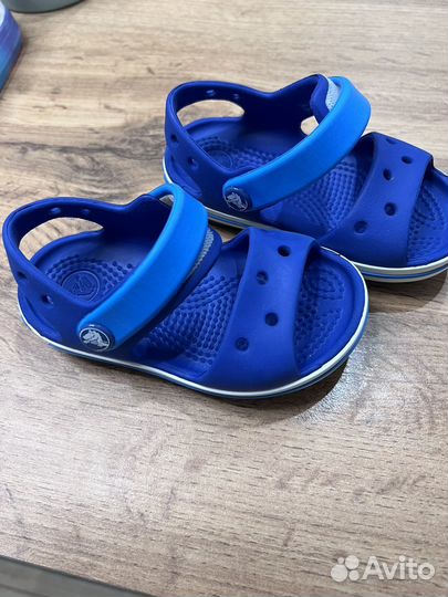 Сандалии Crocs